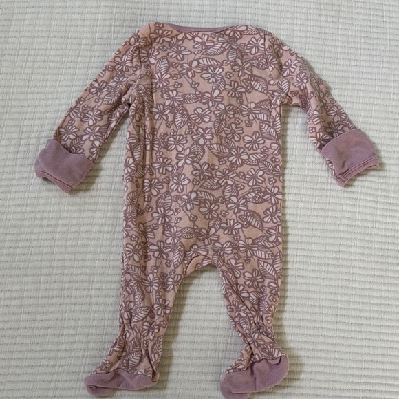 Cloud Island Pink and Lavender Footies Size 0-3 Months - Picture 4 of 9